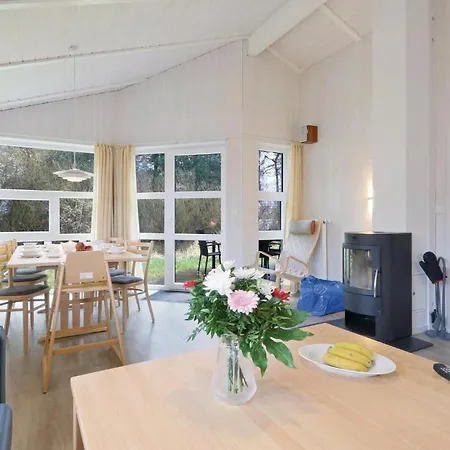 Holiday home Frische Brise 25 - Dorf 3 *